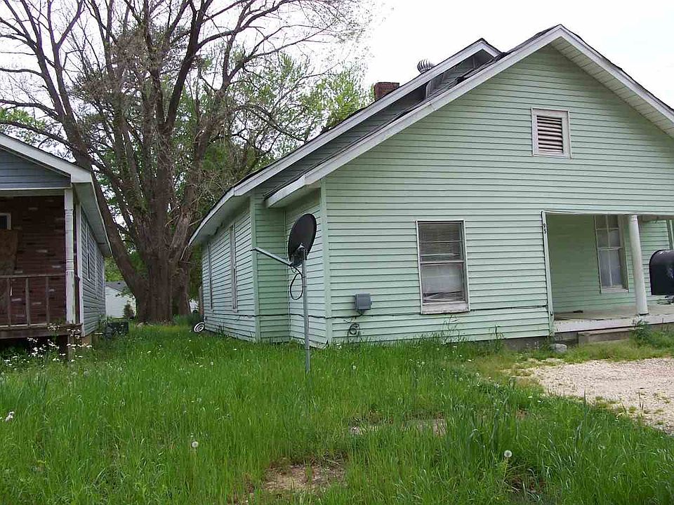 2nd image of 95 Holly St