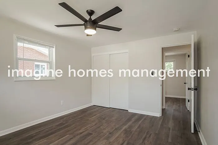 566 Firethorne Dr — Photo 7