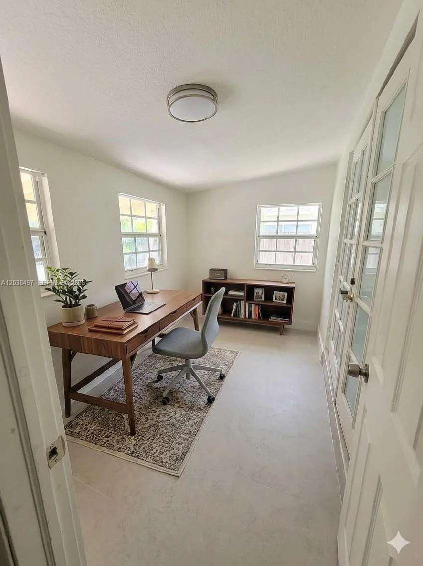 2 bed, 2348 sqft, $2,500 — Photo 4