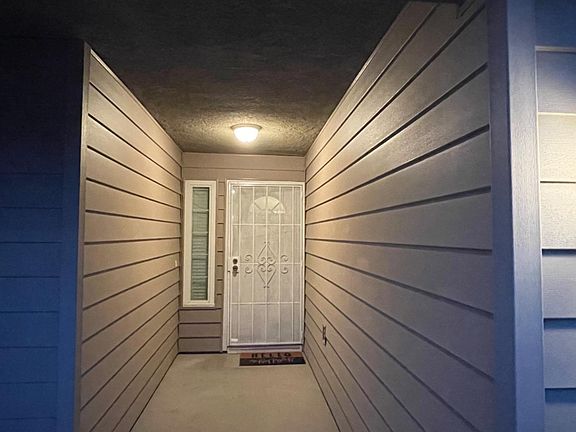3rd image of 5977 W Menlo Ave