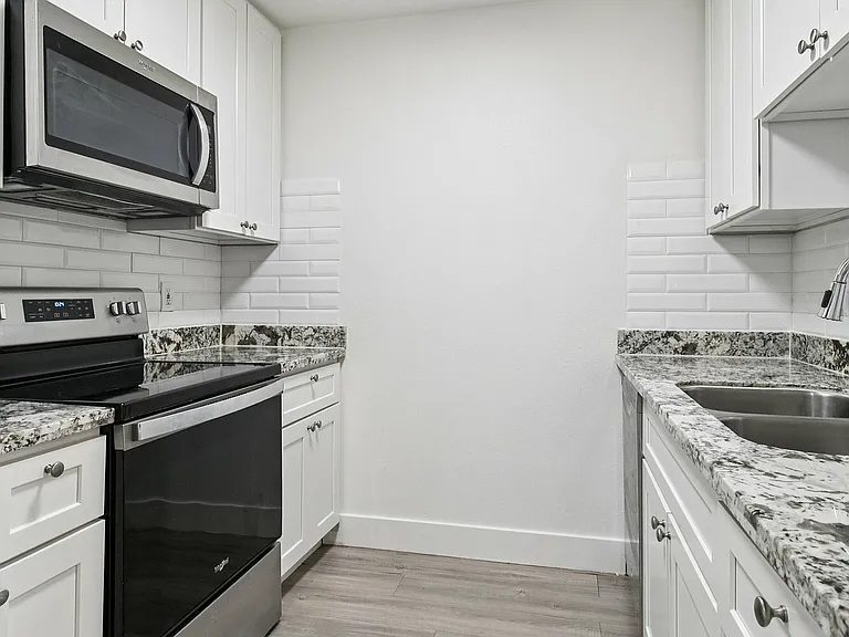 1x1 Kitchen