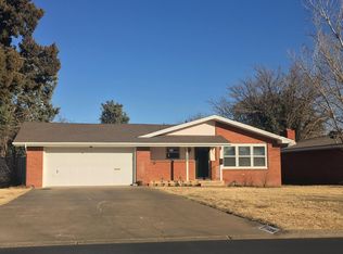 1206 Ennis St, Plainview, TX 79072