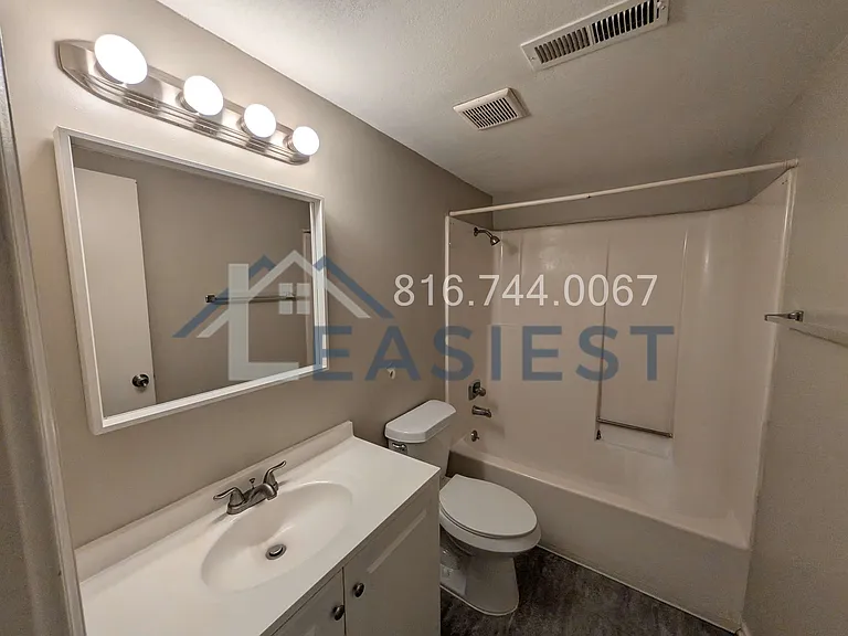 719 NE Barnes Dr #D — Photo 11