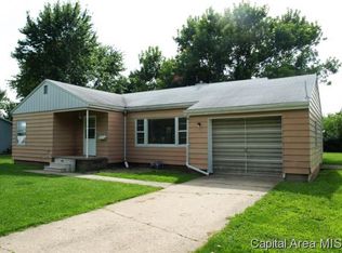 411 S Fulton St, Avon, IL 61415