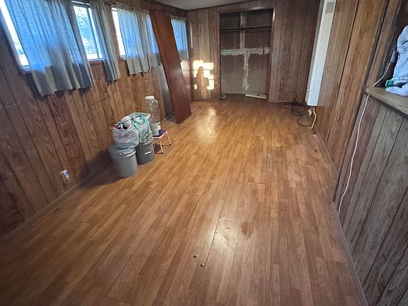 3rd image of 3180 Elinor St