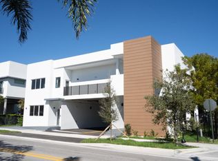 500 Foster Rd #B, Hallandale, FL 33009
