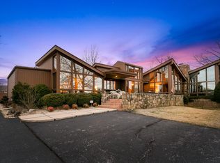 647 S Augusta Dr, Springfield, MO 65809