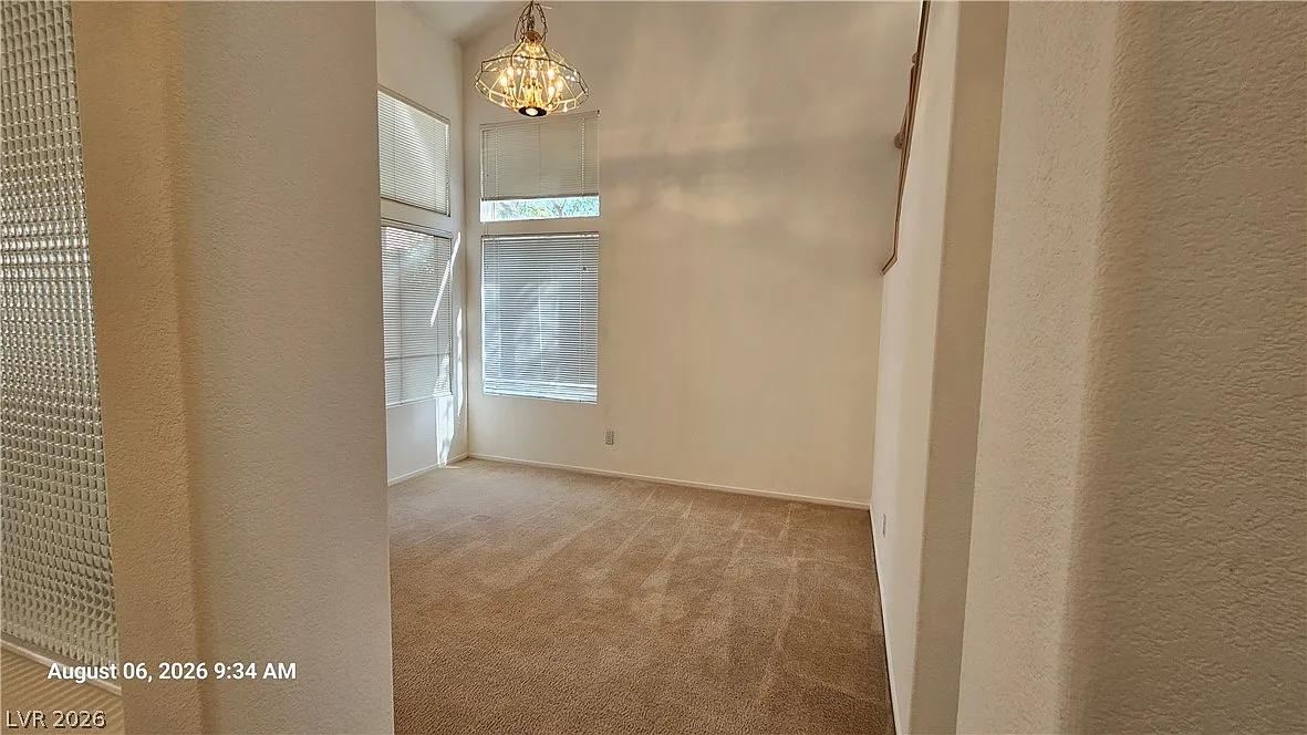 4 bed, 2.5 bath, 2522 sqft, $2,471 — Photo 4