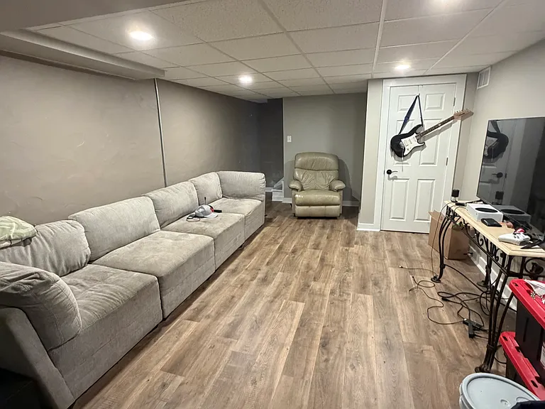 99 Peacedale Dr #1 — Photo 1