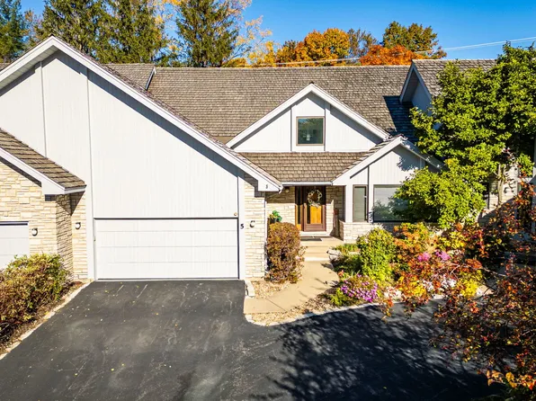 5 Bel Aire Ct, Burr Ridge, IL 60527