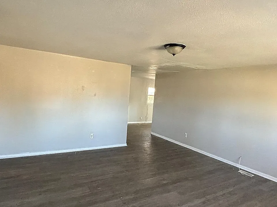 3 bed, 1.5 bath, $1,450 — Photo 2