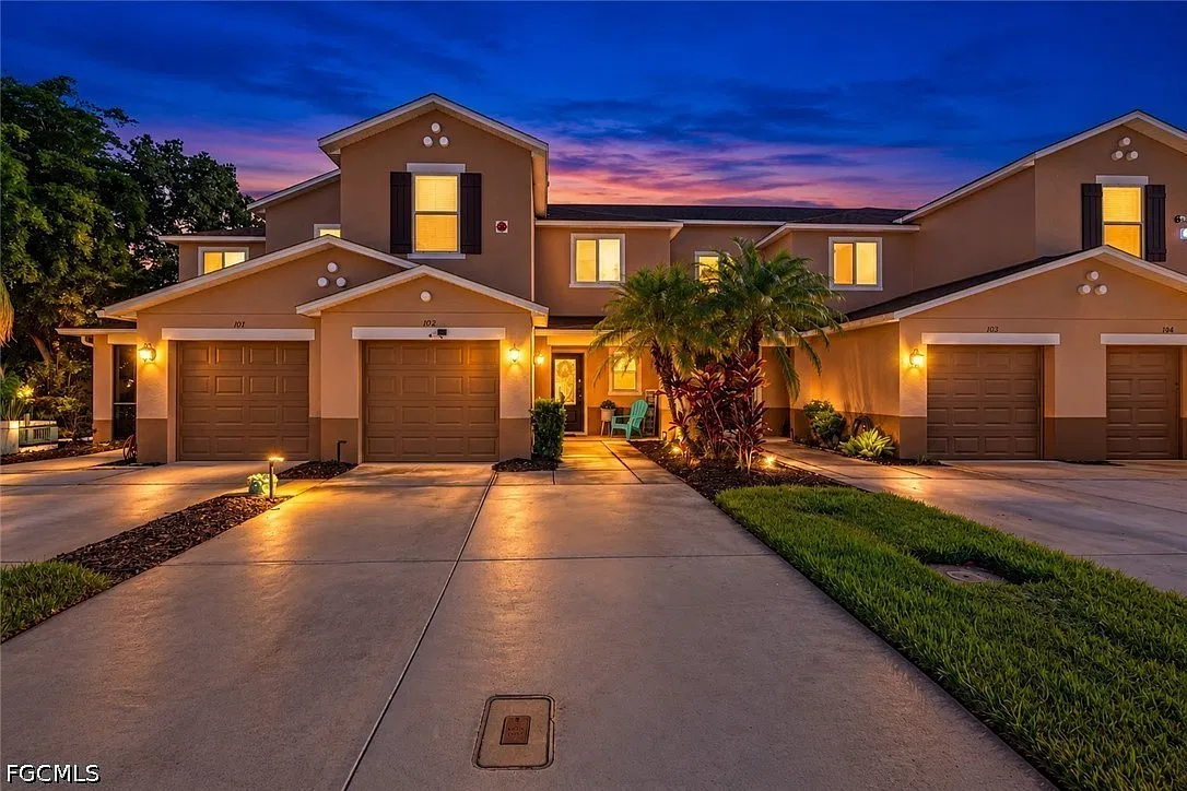 3 bed, 2.5 bath, 1560 sqft, $2,300 — Photo 1