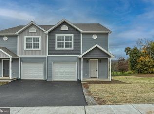 28 Chloe Dr, Myerstown, PA 17067