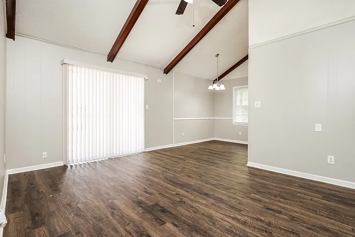 209 Bluebell Ave — Photo 4