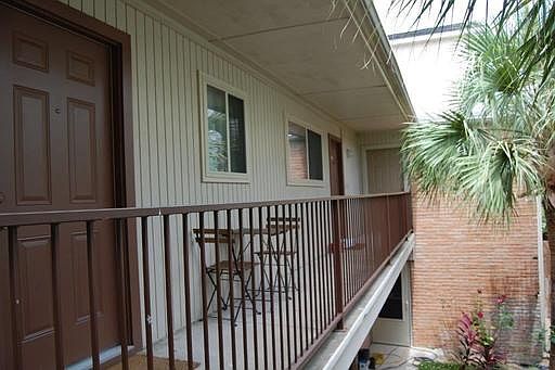 2nd image of 2201 Driscoll St APT 02
