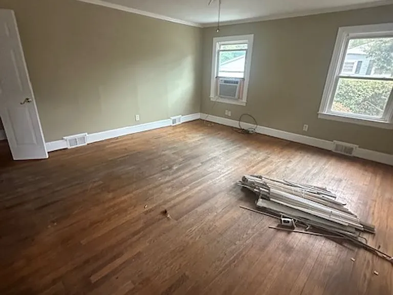 1323 N Independence St — Photo 2
