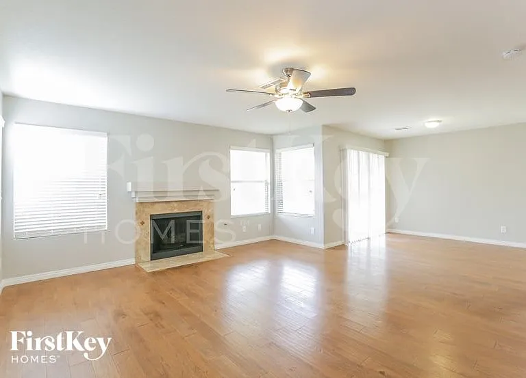 2100 Storkspur Way — Photo 3