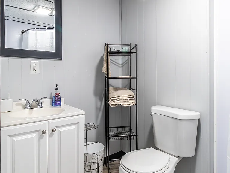 708 Dutch Valley Dr NE #H — Photo 18