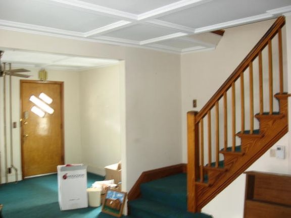 4th image of 944 Elizabeth St
