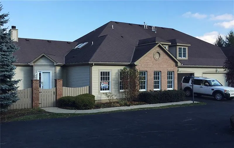 106 Aspen Ln photo 1