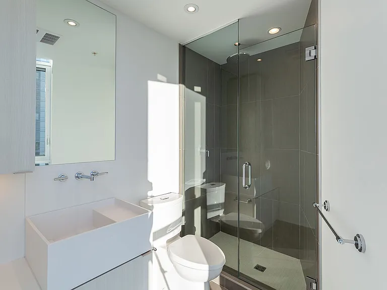 615 6th Ave SE #1702 — Photo 12