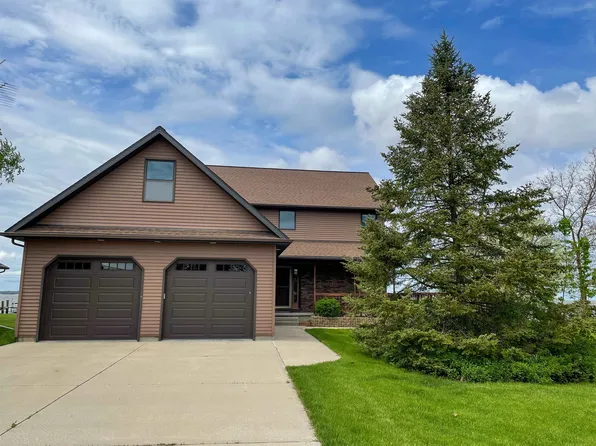 W5329 Garden Dr, Fond Du Lac, WI 54935