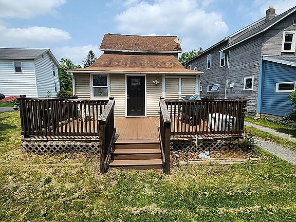 4th image of 409 W Main St