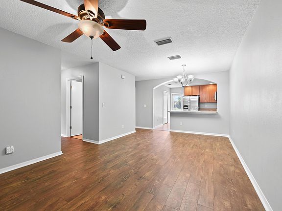 2nd image of 322 Redwood Ln