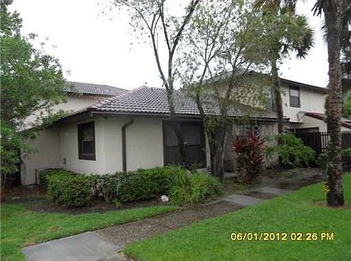 1st image of 422 Hunter Cir