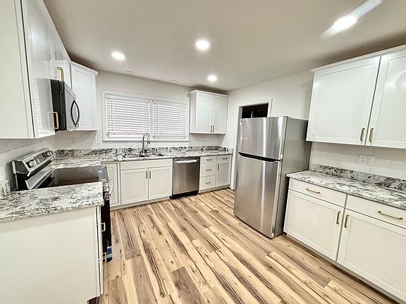 2nd image of 1214 E 18th St