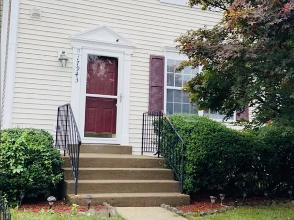 17943 Milroy Dr, Dumfries, VA 22026