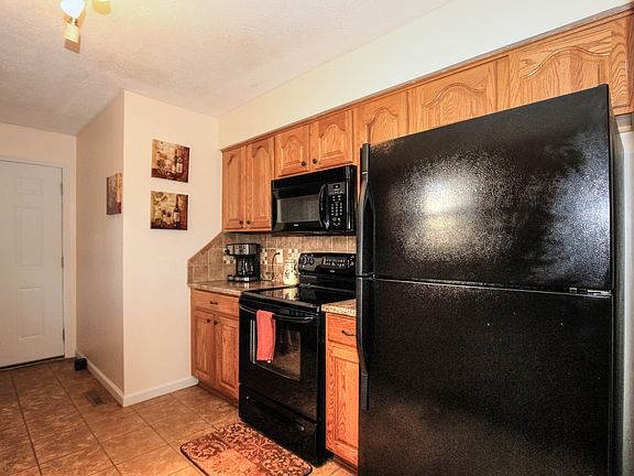 4th image of 4086 Spardale St