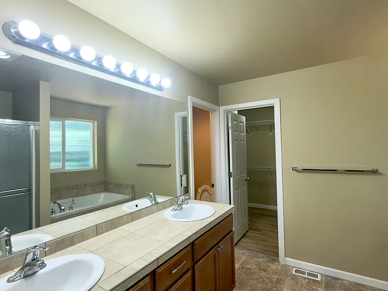 1603 W Smith Ct — Photo 24