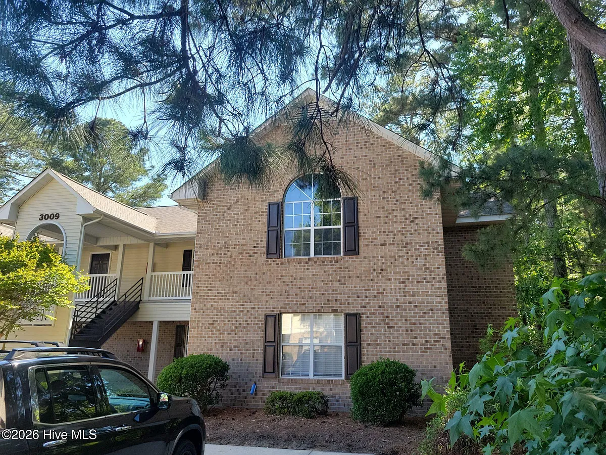 Building Photo - 3009 Mulberry Ln #F