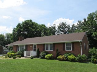 205 Lee Dr, Waynesboro, VA 22980