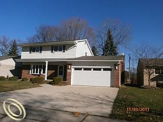2nd image of 16360 Riverside St