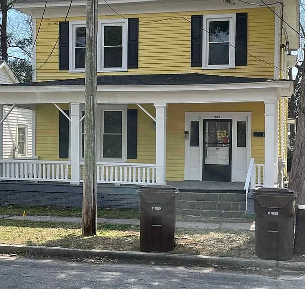 209B E Capitola Ave — Photo 1