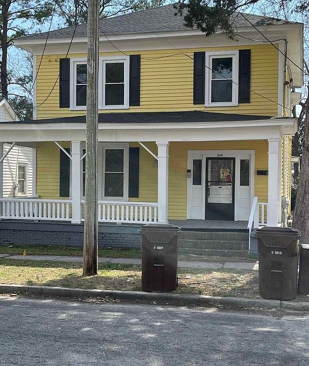 1st image of 209B E Capitola Ave