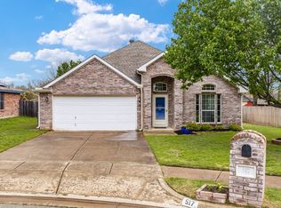 517 Dominick Ct, Azle, TX 76020