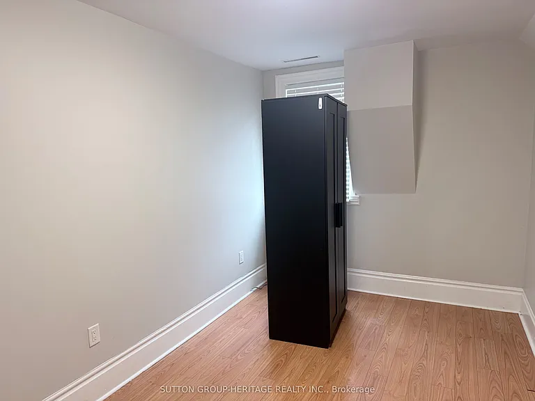 96 Brock St W #2 — Photo 8