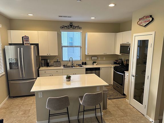 Spacious Kitchen, Pantry on the right