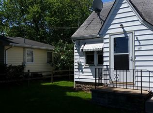 117 S Washington St, Hudson, IA 50643