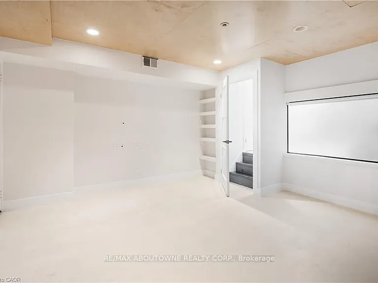 676 Richmond St W #105 — Photo 7