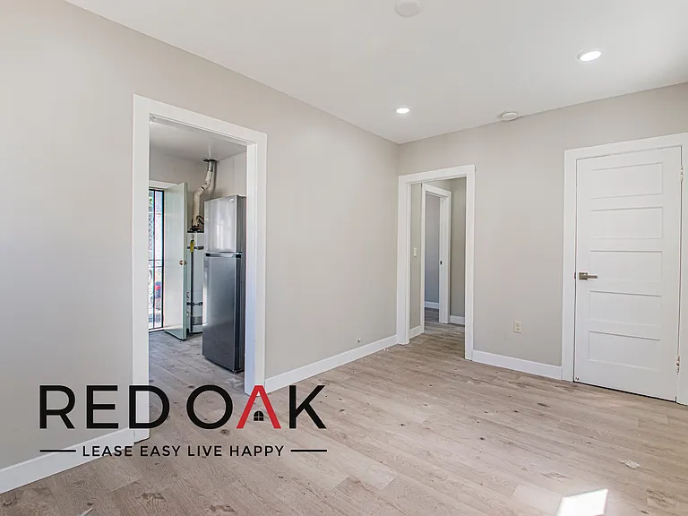 424 E 20th St #428 — Photo 7