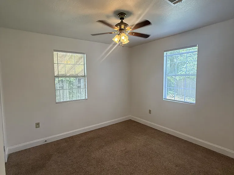 213 Chestnut Ave — Photo 13