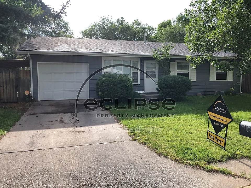 717 Lee Dr
