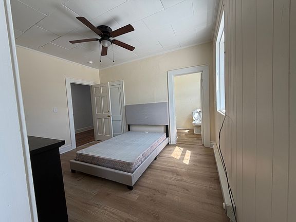 3rd image of 526 Nicholas St #7