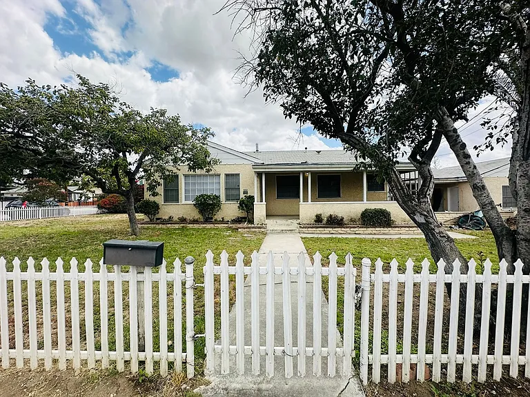 503 W Lugonia Ave — Photo 2