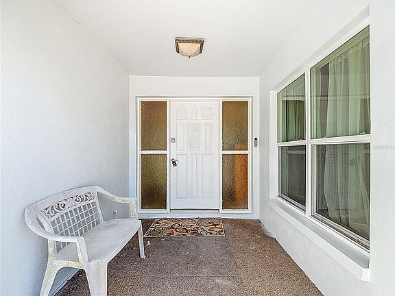 4th image of 11020 Peppertree Ln