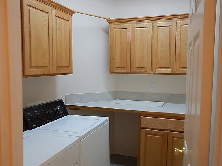 715 NE Fieldstone Ct — Photo 14